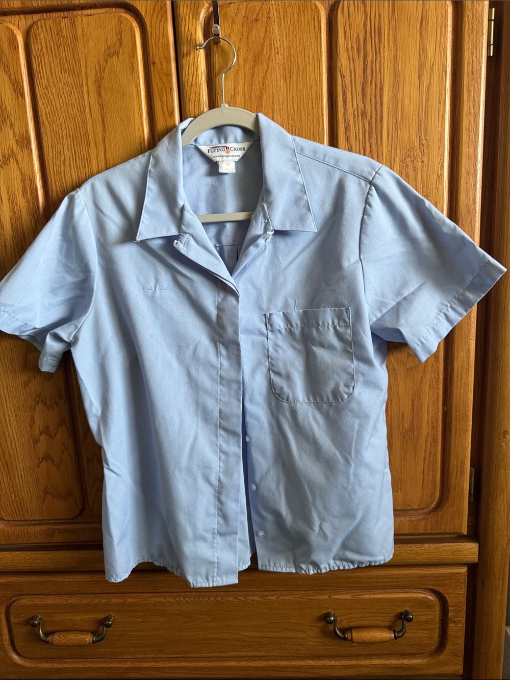 Men's Short-Sleeve Casual Button-Down Shirt in Light Blue